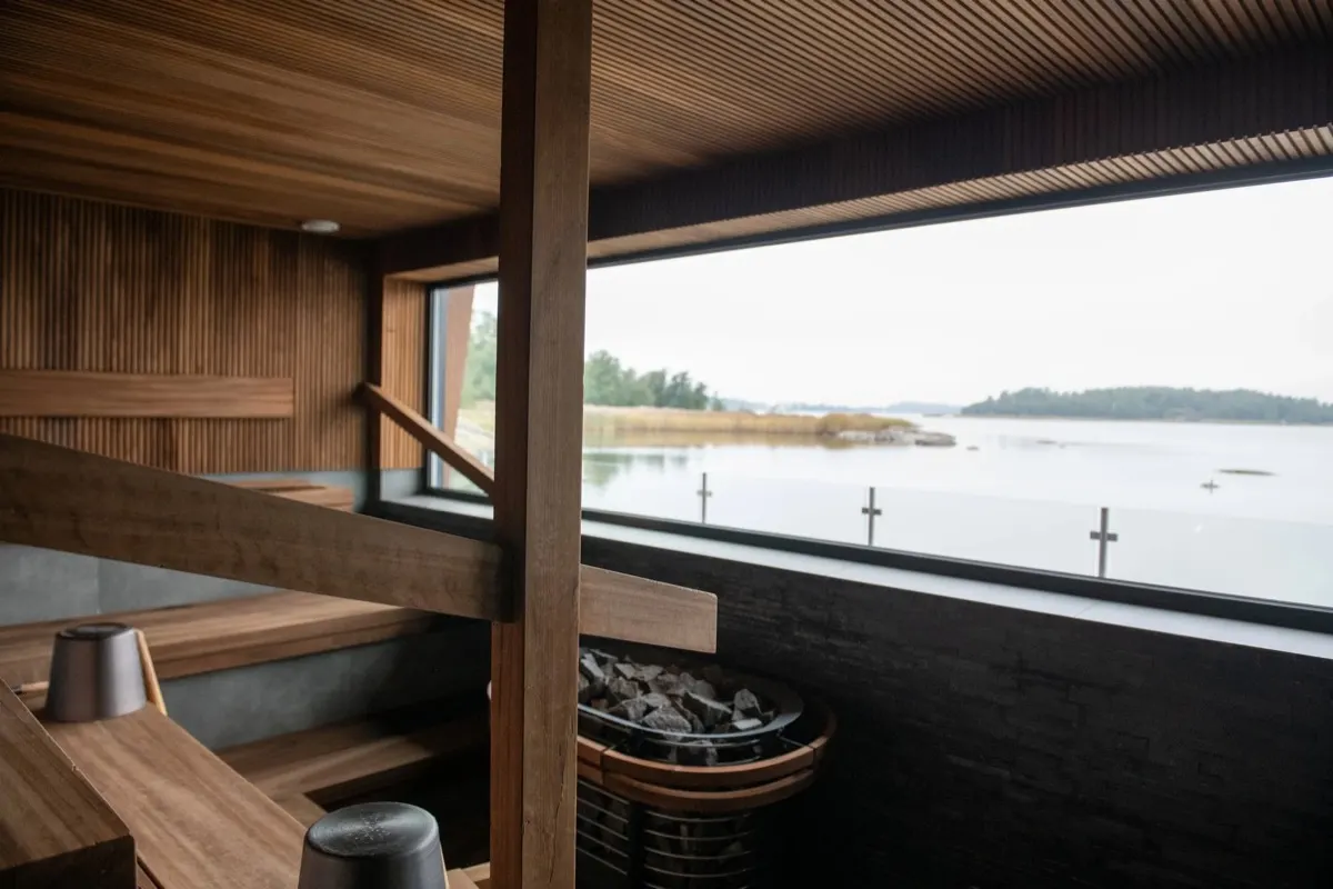 Sauna da balsa Marina Vista com janela para o mar, Rauma